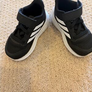 adidas Kids Black and White Sneakers toddler size 6